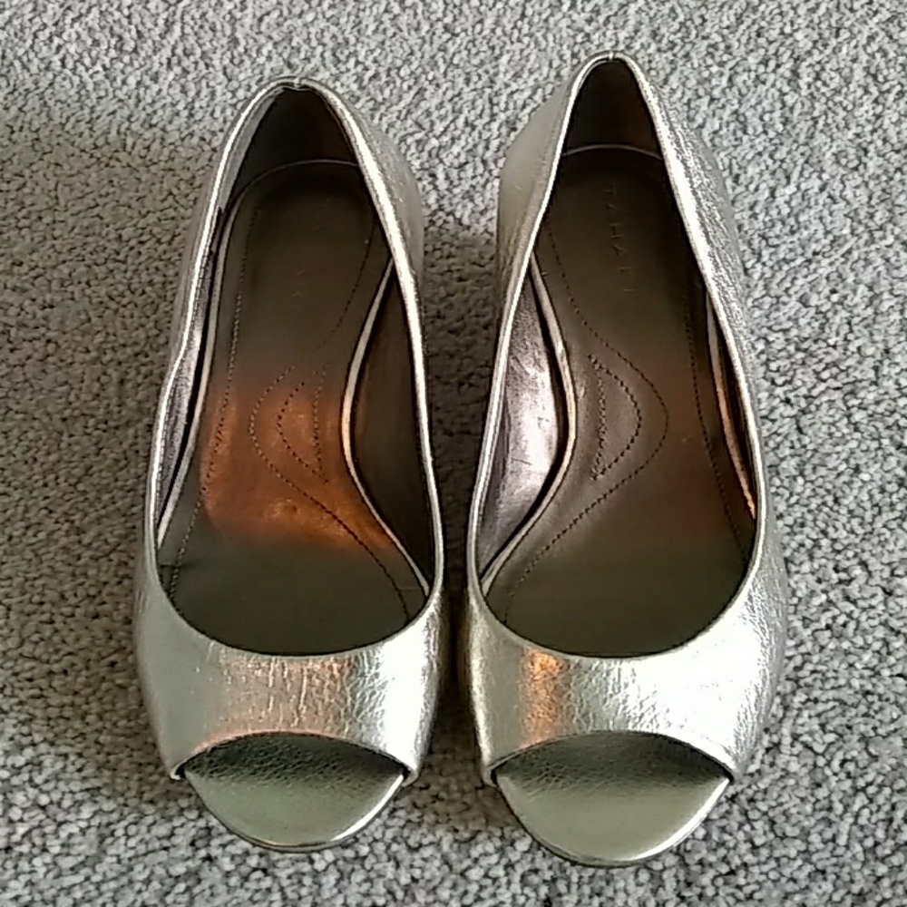 Tahari wedges